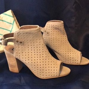 Diba perforated bootie